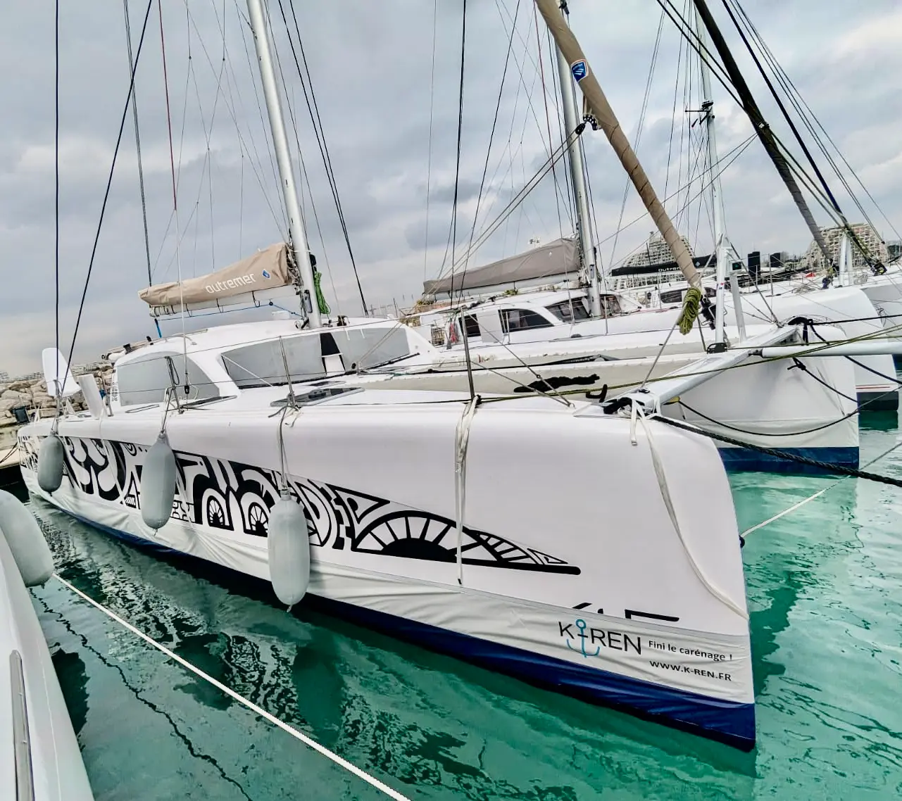 Outremer 45 équipé d'une housse K-Ren